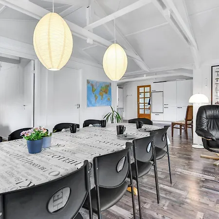 Five-bedroom In Tatil Evi Blokhus