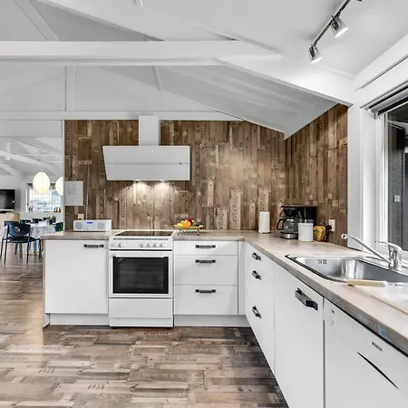Holiday home Gorgeous In With Kitchen *