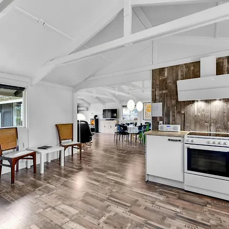 Five-bedroom In Blokhus