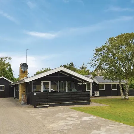 Amazing Home In Blokhus With Sauna Semesterbostad *
