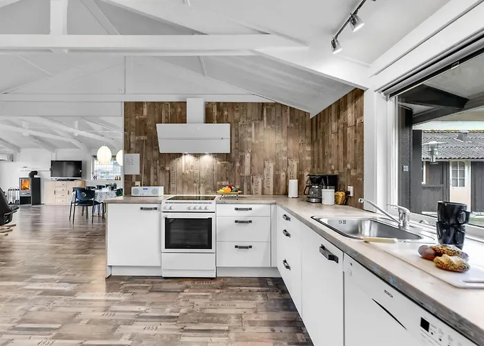 بيت للعطل Five-bedroom In *