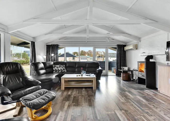 Five-bedroom In *