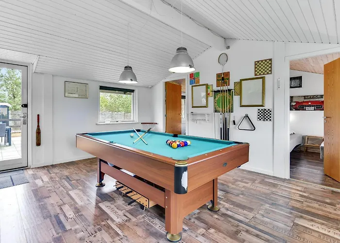 بيت للعطل Five-bedroom In